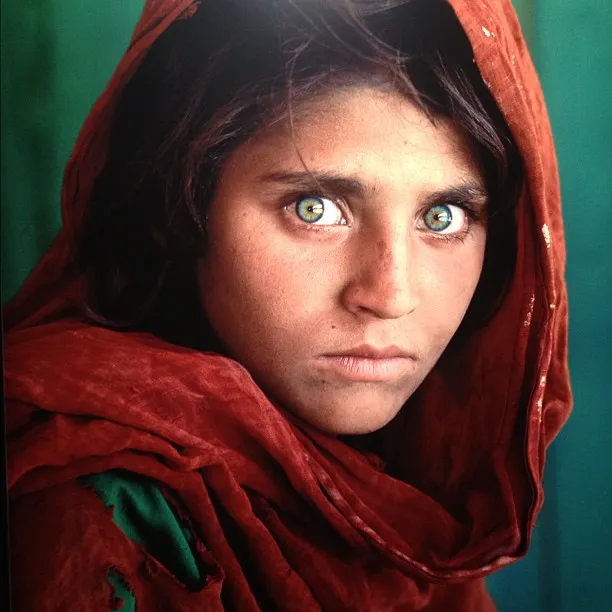 green eye afghan  girl national geographic