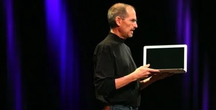 steve jobs with macbook air